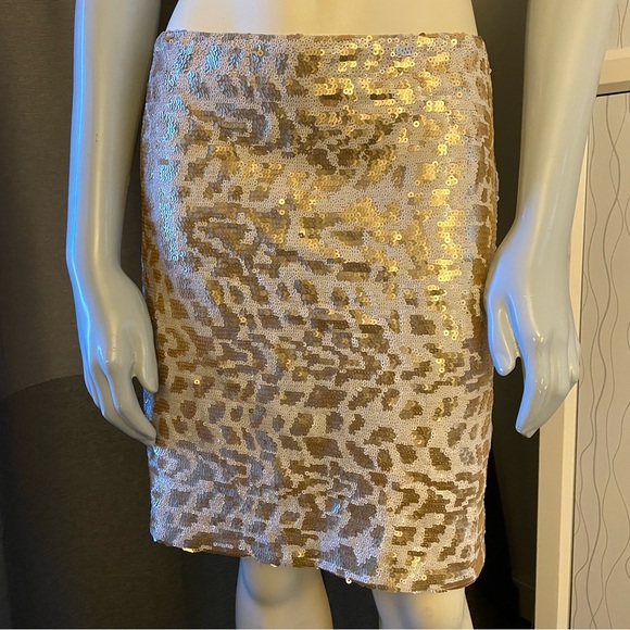 Banana Republic Dresses & Skirts - Gorgeous Banana Republic Monogram gold & ivory sequinned mini skirt size 12 NWT